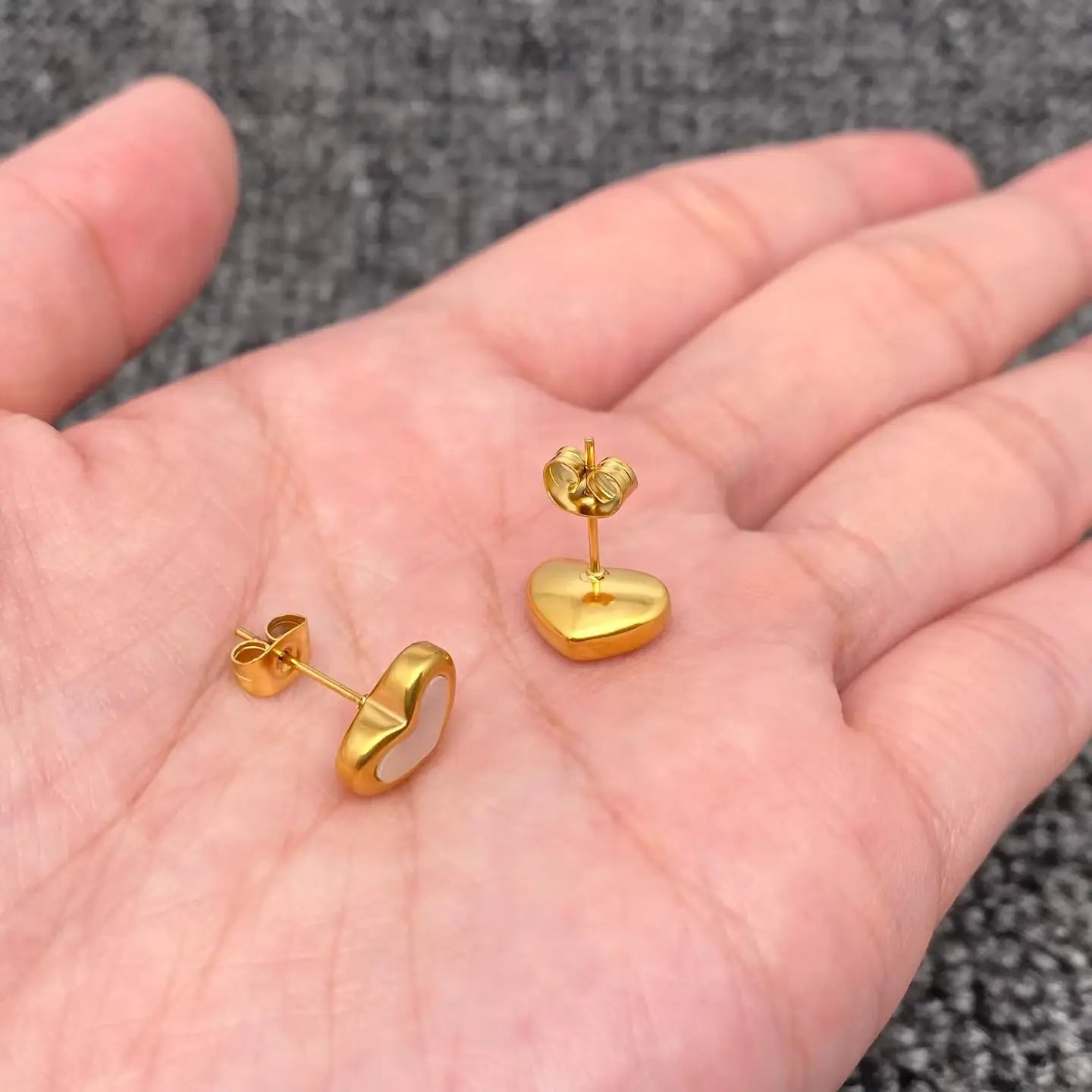 Shell Heart Stud Earrings in Gold