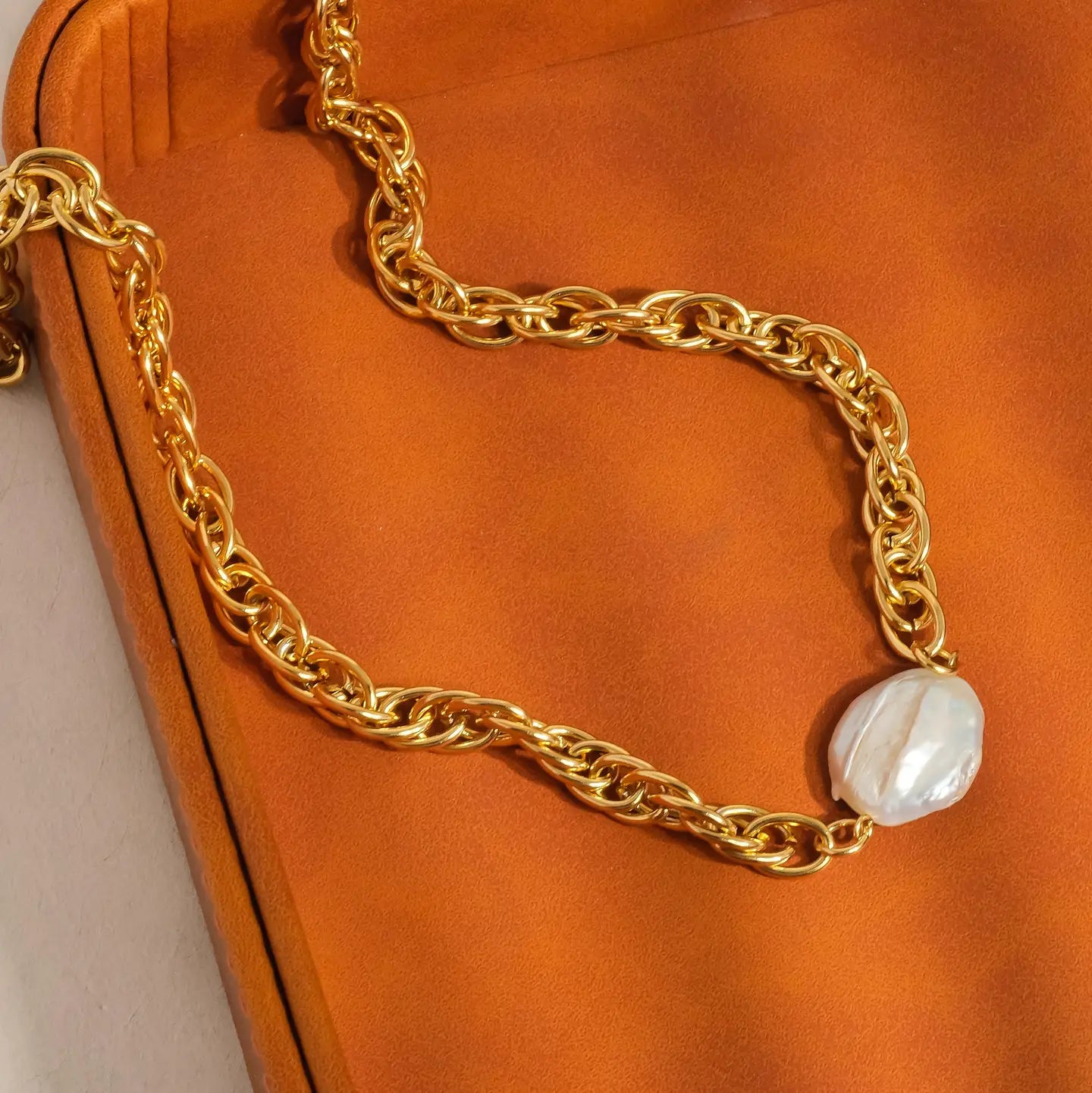 Loan Chain Necklace