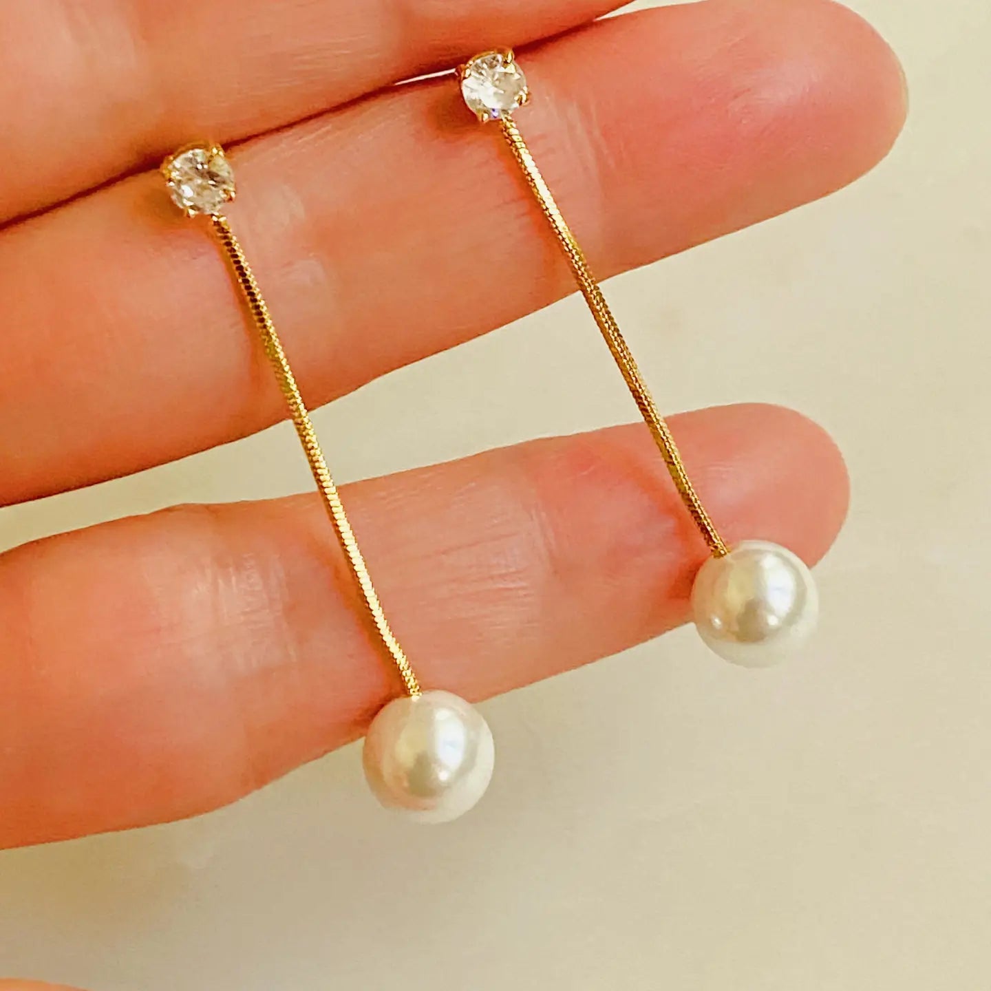 Ellison + Young: Dangling Pearl Earring
