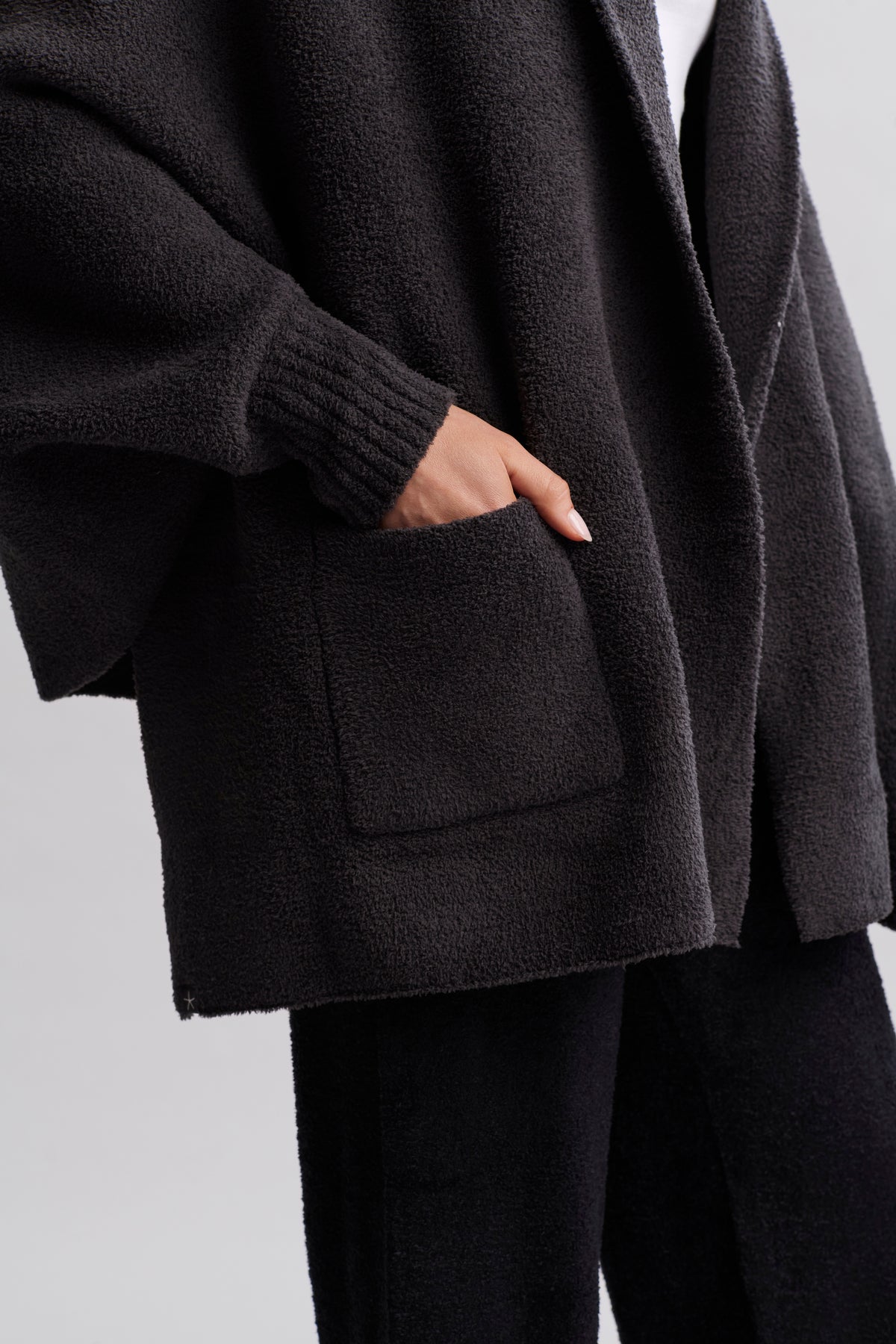 Barefoot Dreams: CozyChic Blanket Wrap in Carbon