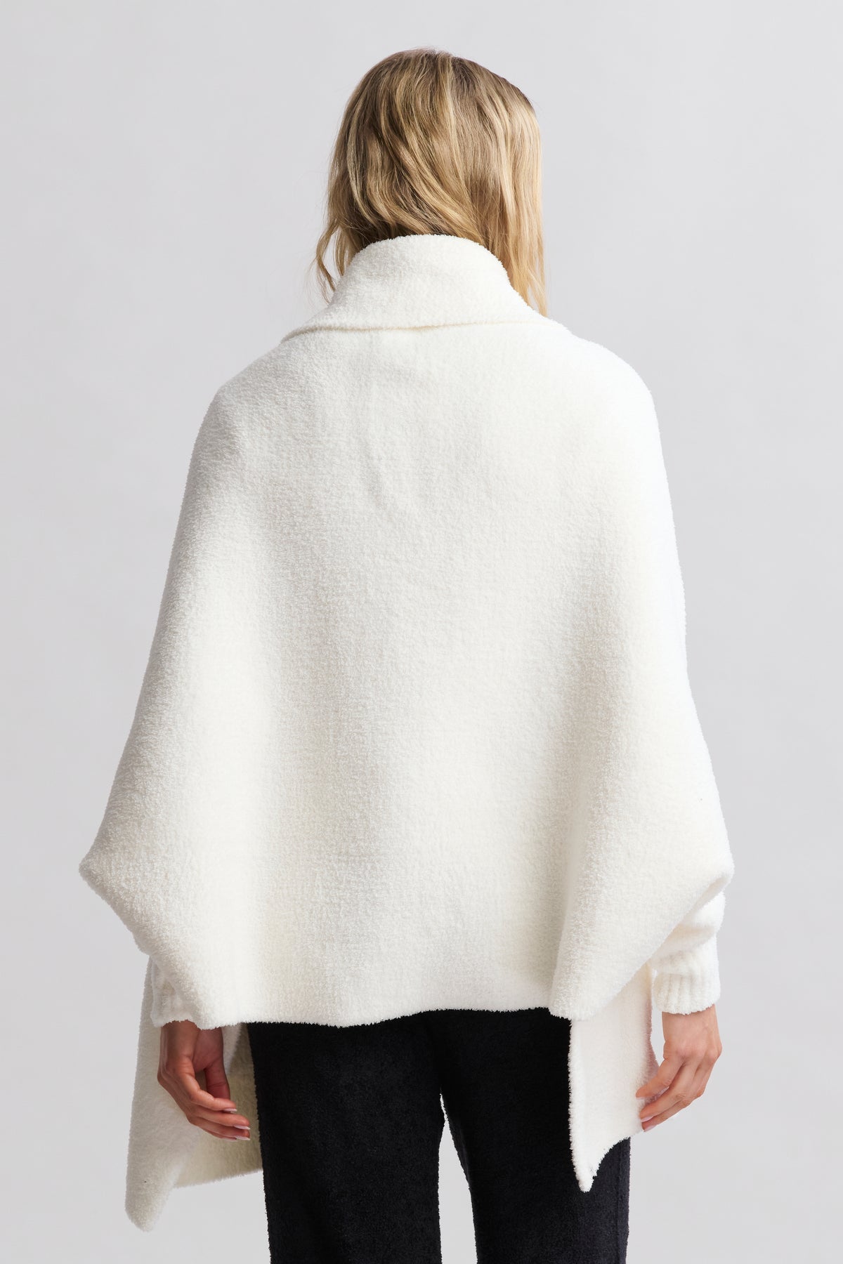 Barefoot Dreams: CozyChic Blanket Wrap in Pearl