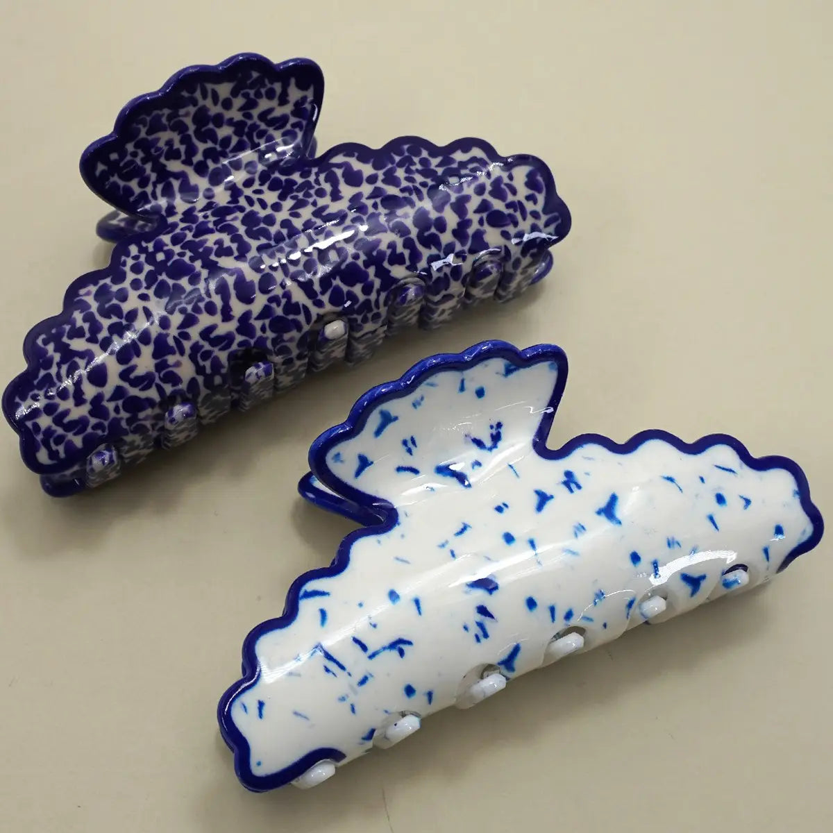 Vintage Porcelain Style Hair Claw Clip in Blue