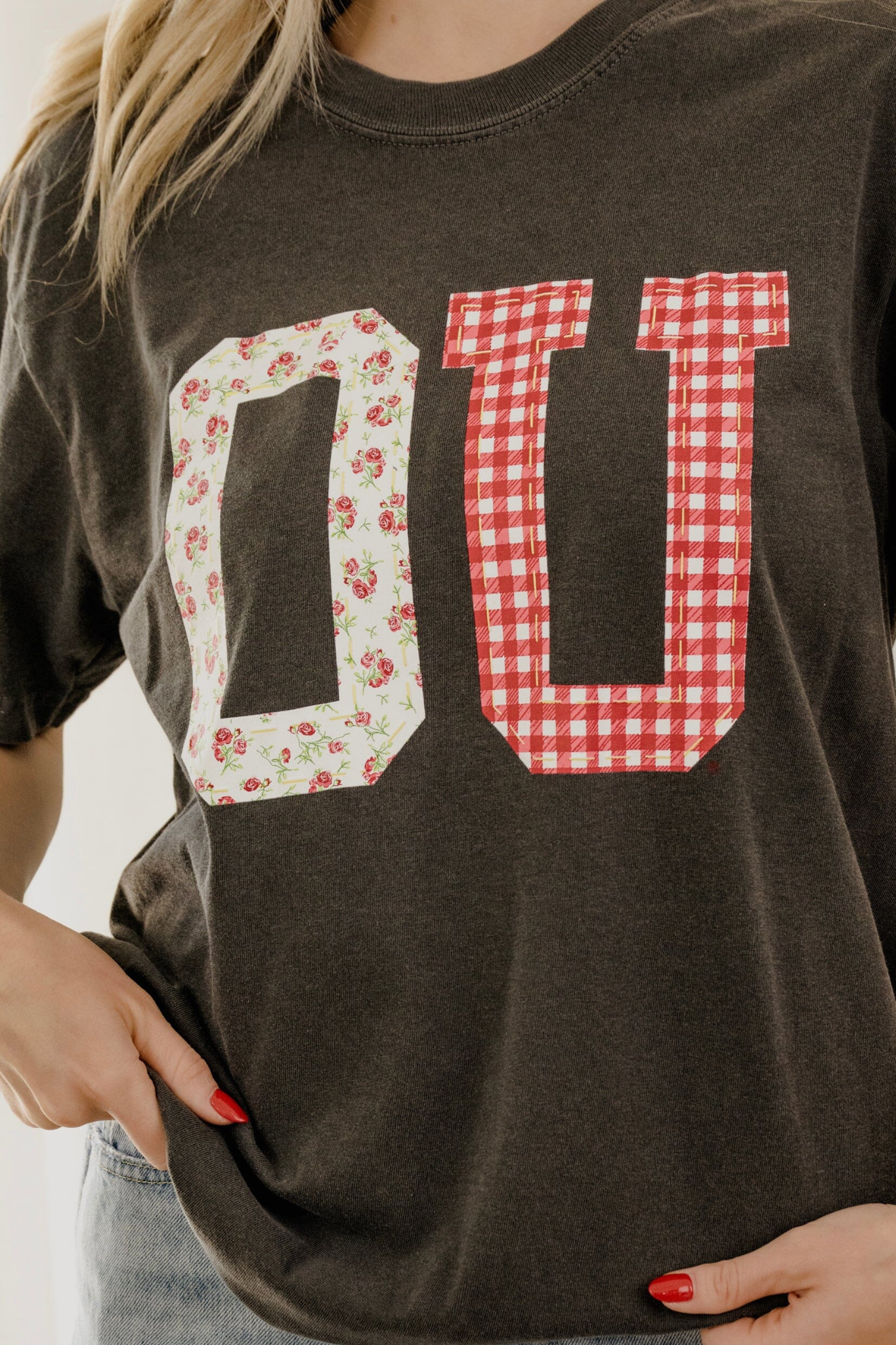 Livy Lu: OU Sooners Quilted Puff Ink Comfort Tee in Pepper