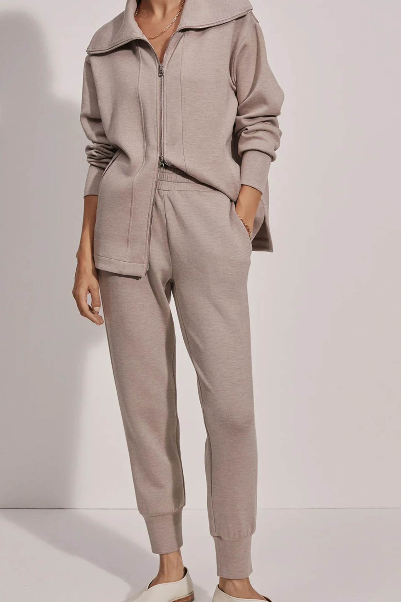 Varley: The Slim Cuff Pant in Taupe Marl