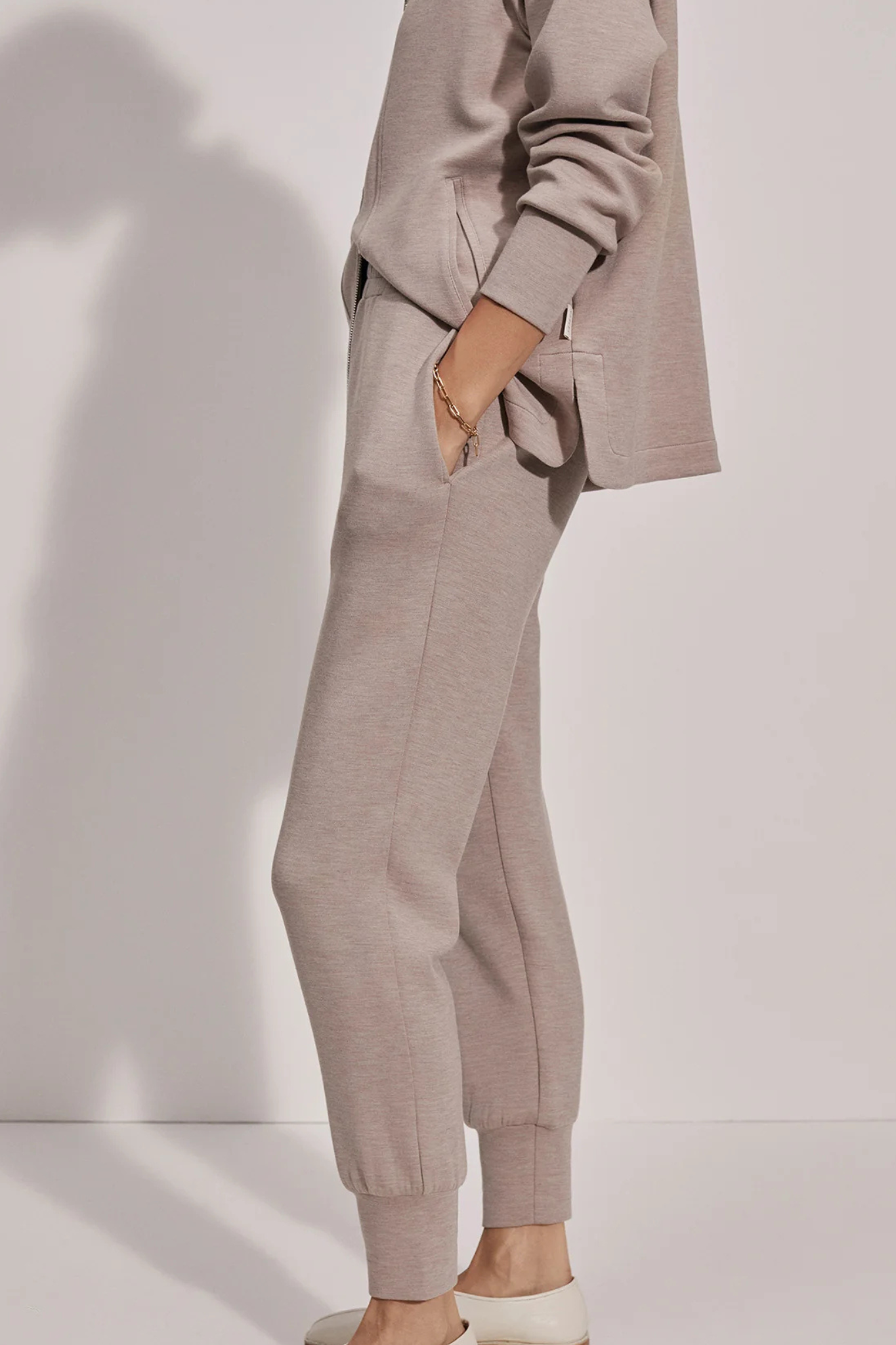 Varley: The Slim Cuff Pant in Taupe Marl