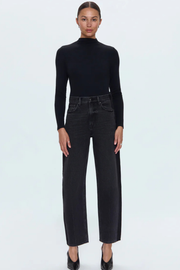 Pistola: Wes High Rise Barrel Cinema