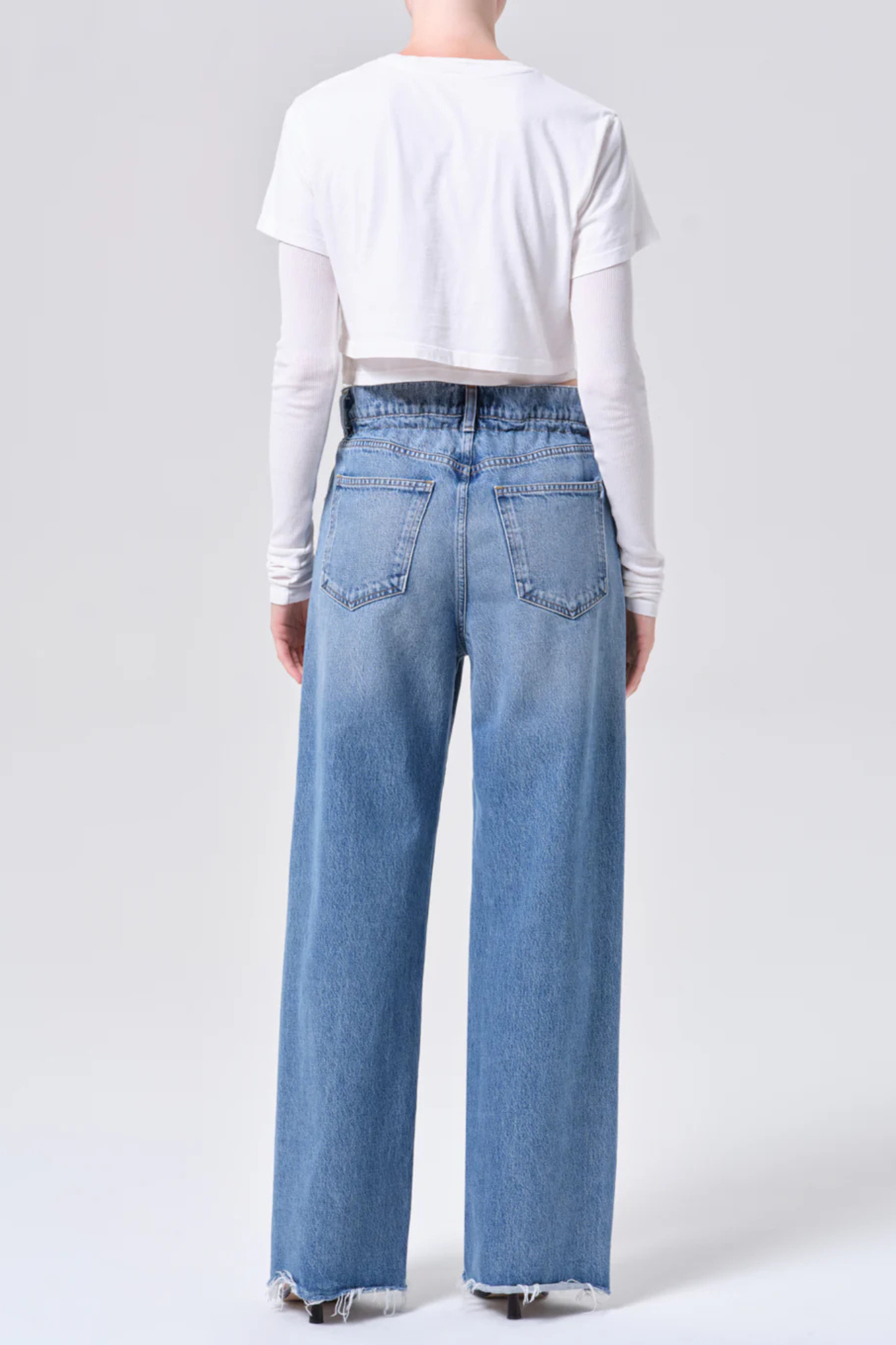 Agolde: Lyonne in Outbreak