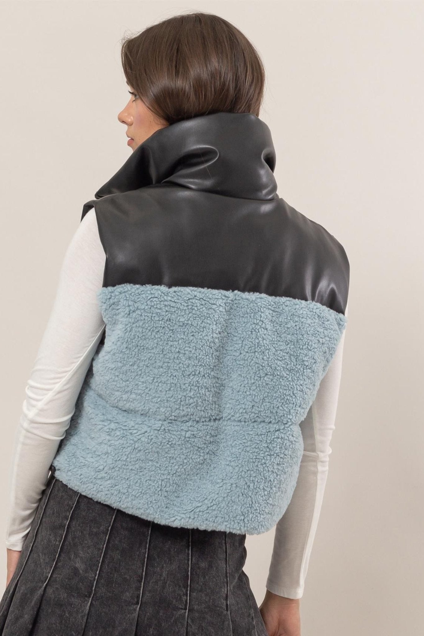 Cozy Chameleon Vest - J. Cole ShoesHYFVECozy Chameleon Vest