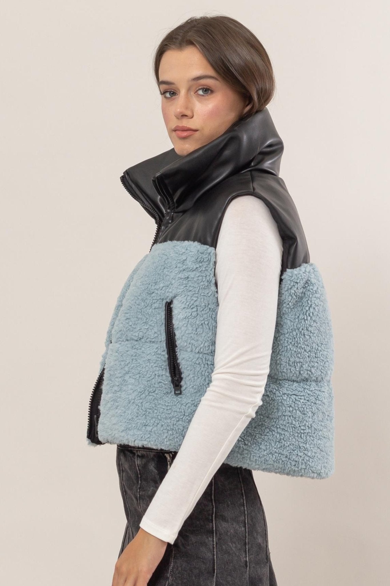 Cozy Chameleon Vest - J. Cole ShoesHYFVECozy Chameleon Vest