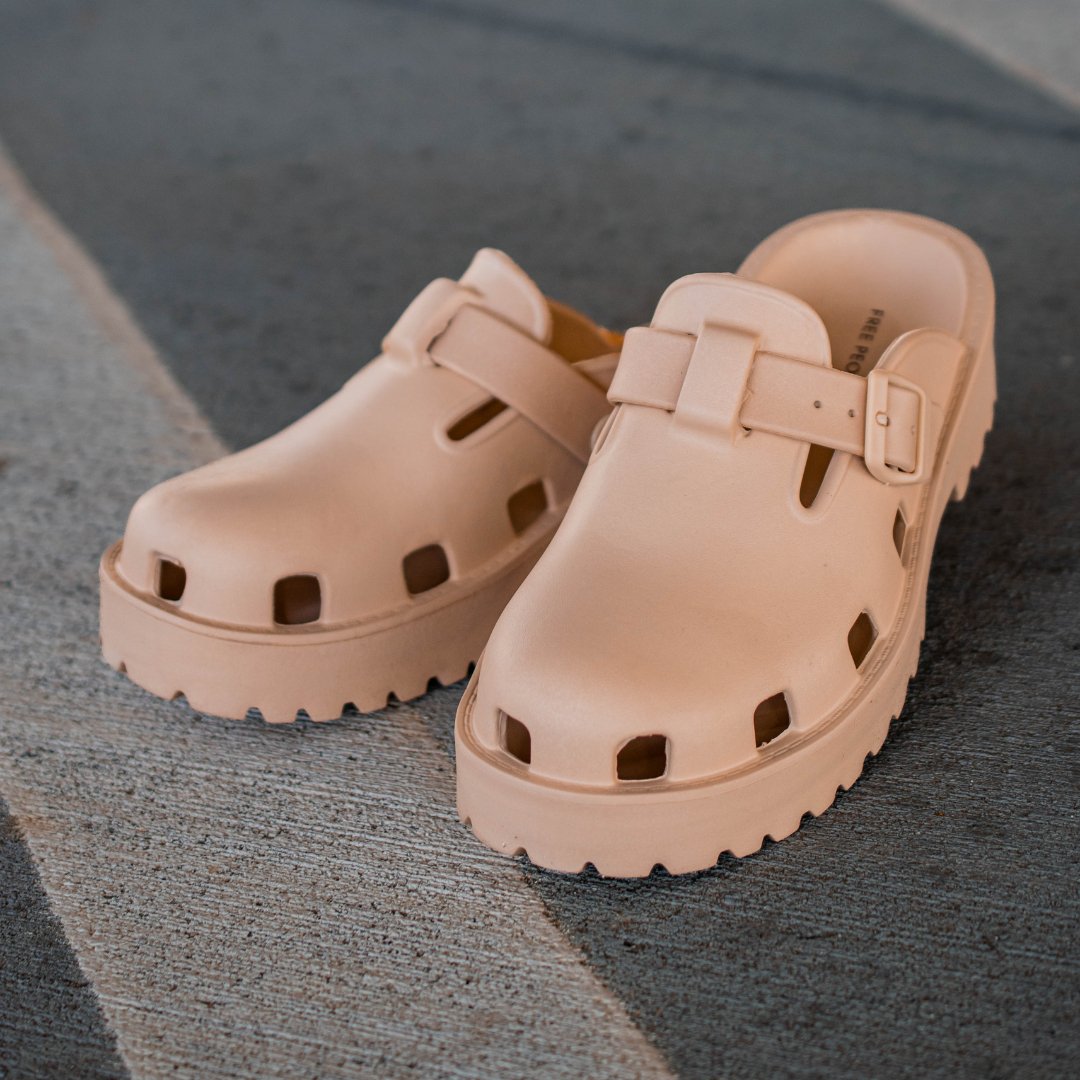 Free People: Karlie Buckle Clog - J. Cole ShoesFREE PEOPLEFree People: Karlie Buckle Clog