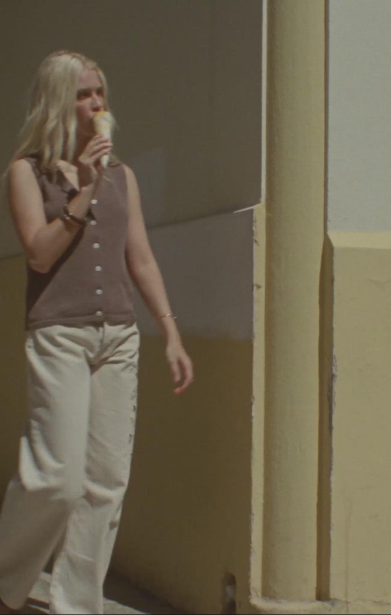 Load video: Z Supply: Syd Sweater Vest in Pebble Coast