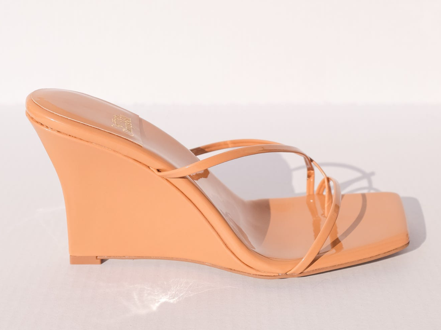 Jeffrey Campbell: Biscotti in Beige Patent