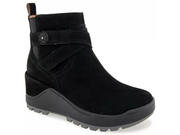 black boots at jcole shoes tulsa