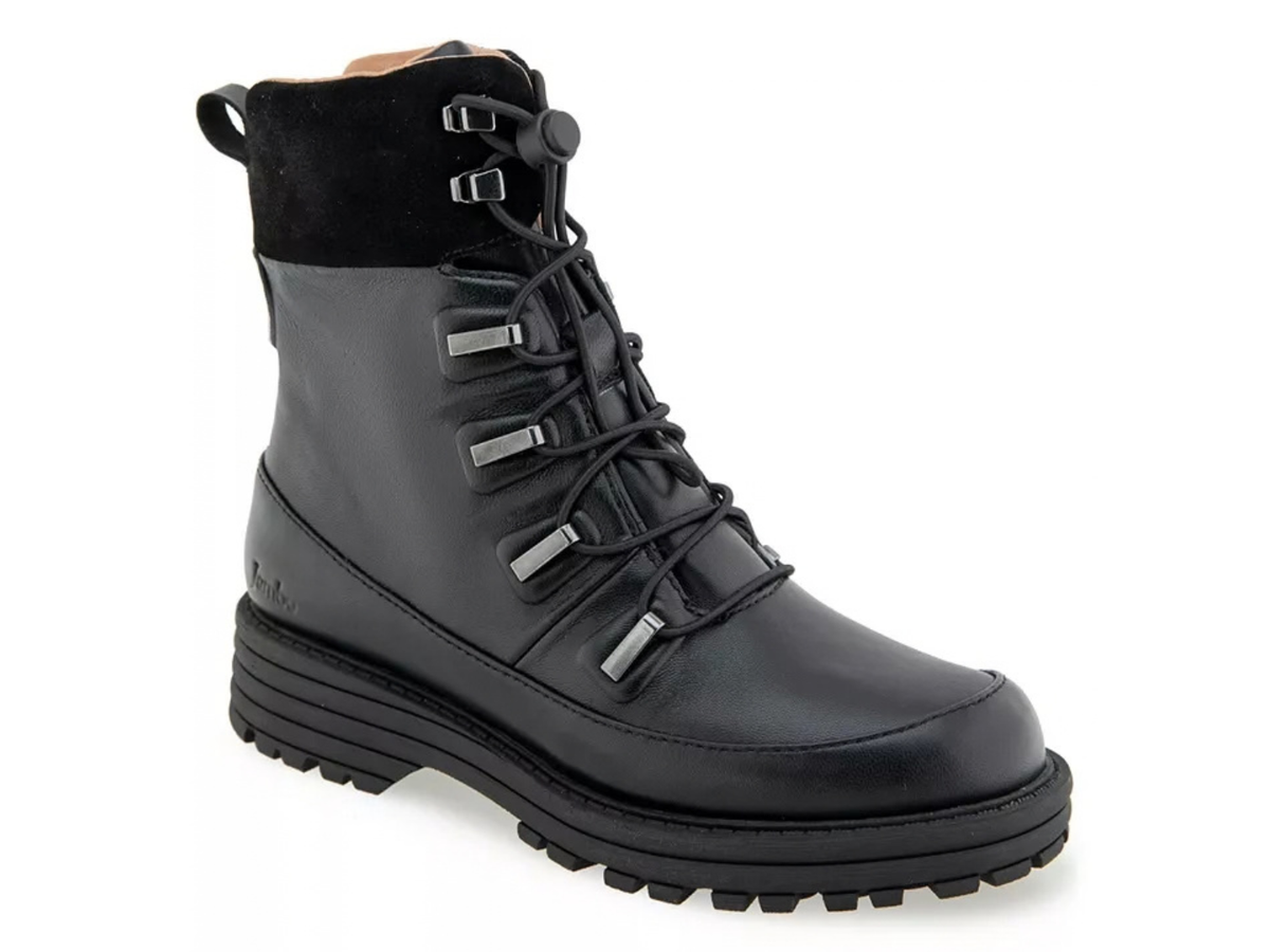 black boots at jcole shoes tulsa