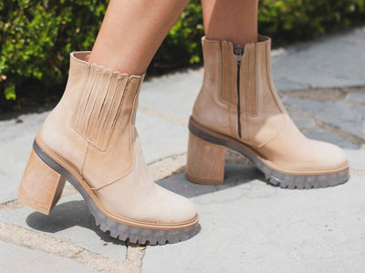 Free People: James Chelsea Boot in Almond - J. Cole ShoesFREE PEOPLE